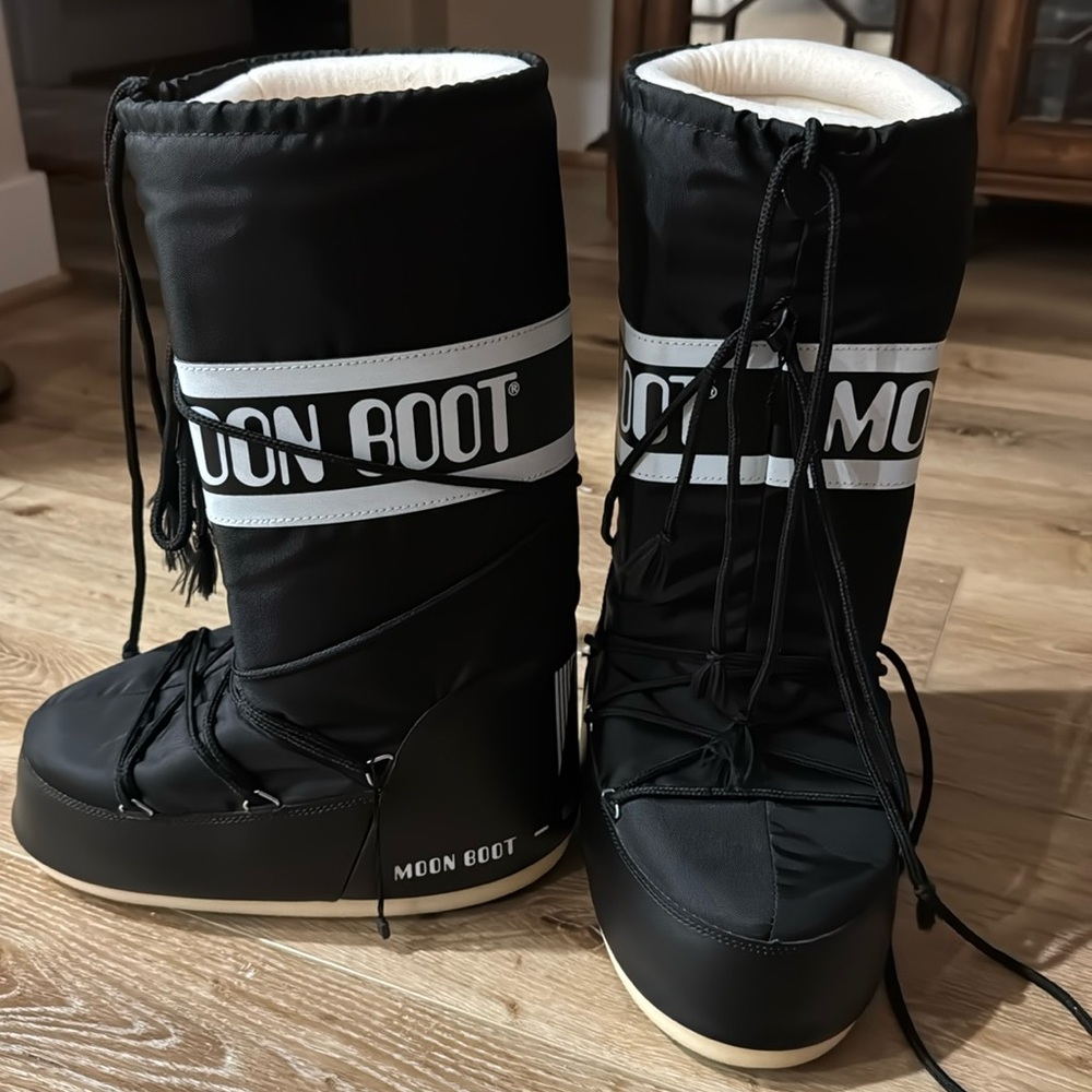 Moon boots! Like new!